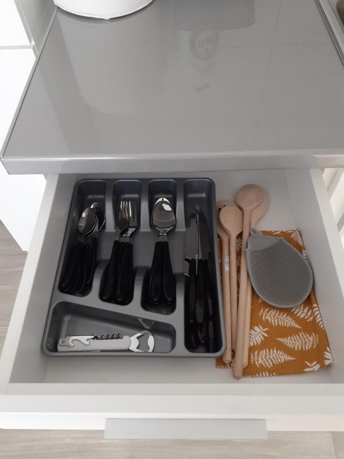 Sara Apartman Livezeni  エクステリア 写真
