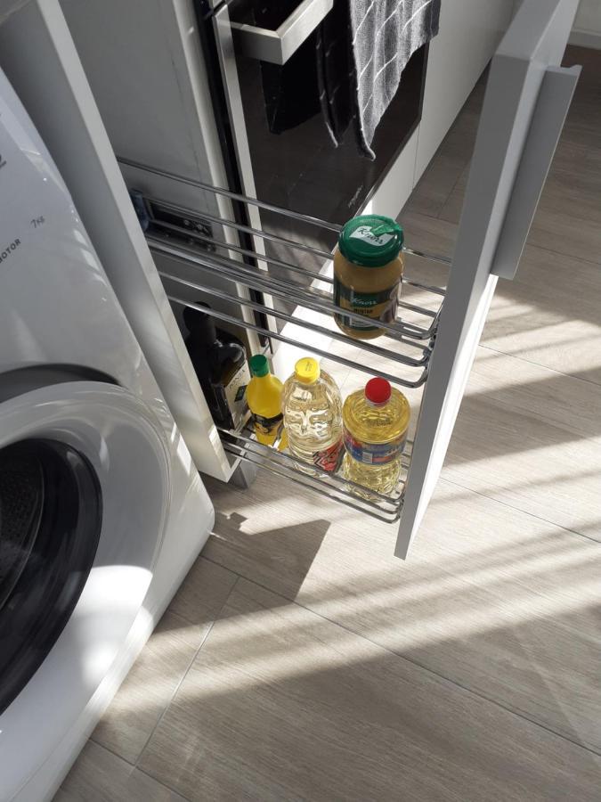 Sara Apartman Livezeni  エクステリア 写真