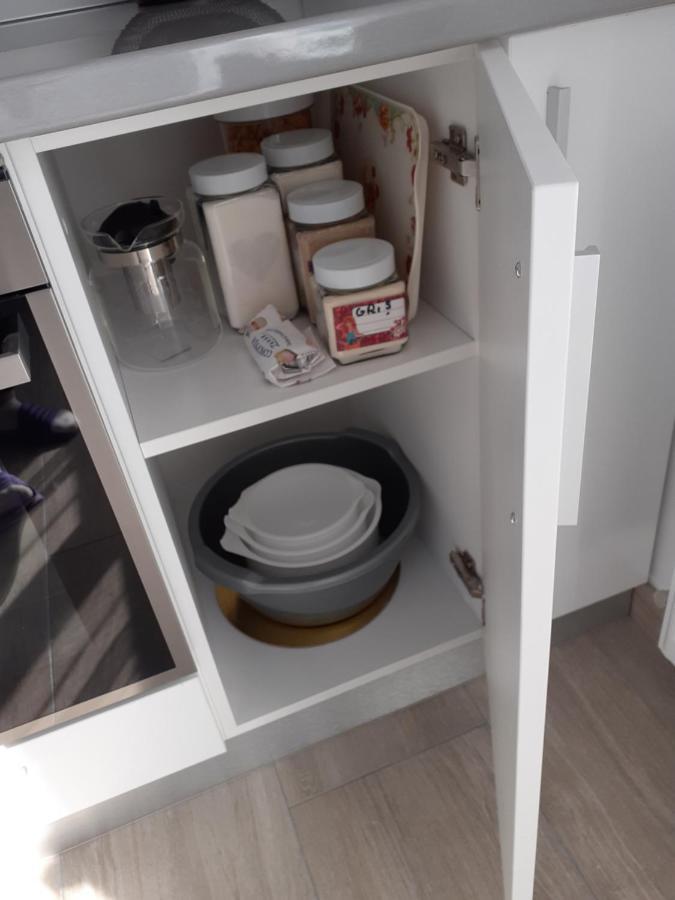 Sara Apartman Livezeni  エクステリア 写真