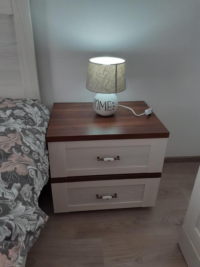 Sara Apartman Livezeni  エクステリア 写真